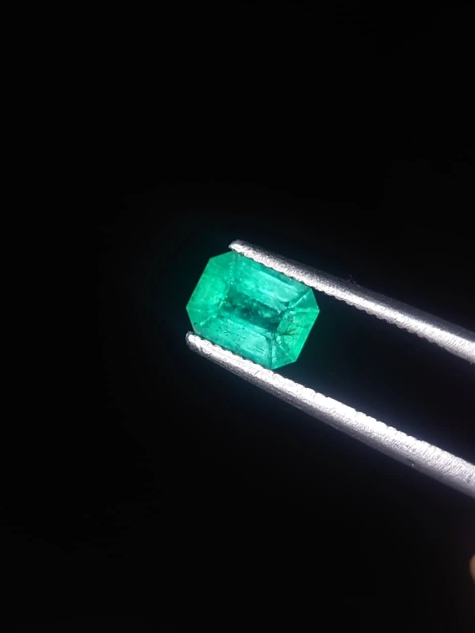 0.9ct Natural Emerald Faceted Panjsher Emerald from Afghanistan — view 5